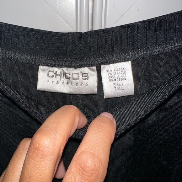 Chico’s Travelers Black wide leg cropped pull on elastic waist pants size 1 tall - Picture 5 of 7